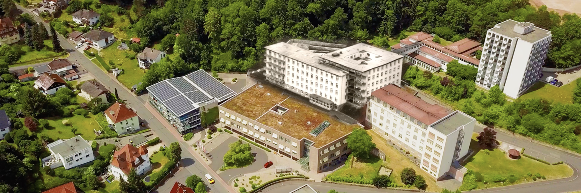 Weites Luftbild vom gesamten KKH aus der Vogelperspektive