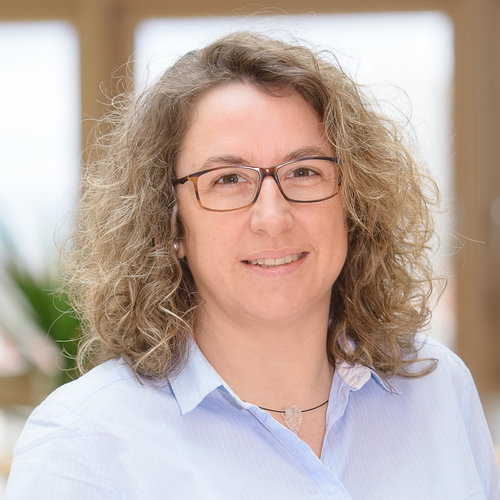 Julia Sekulla, Zentralsterilisation