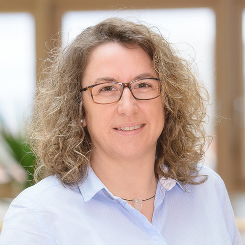 Julia Sekulla, Zentralsterilisation